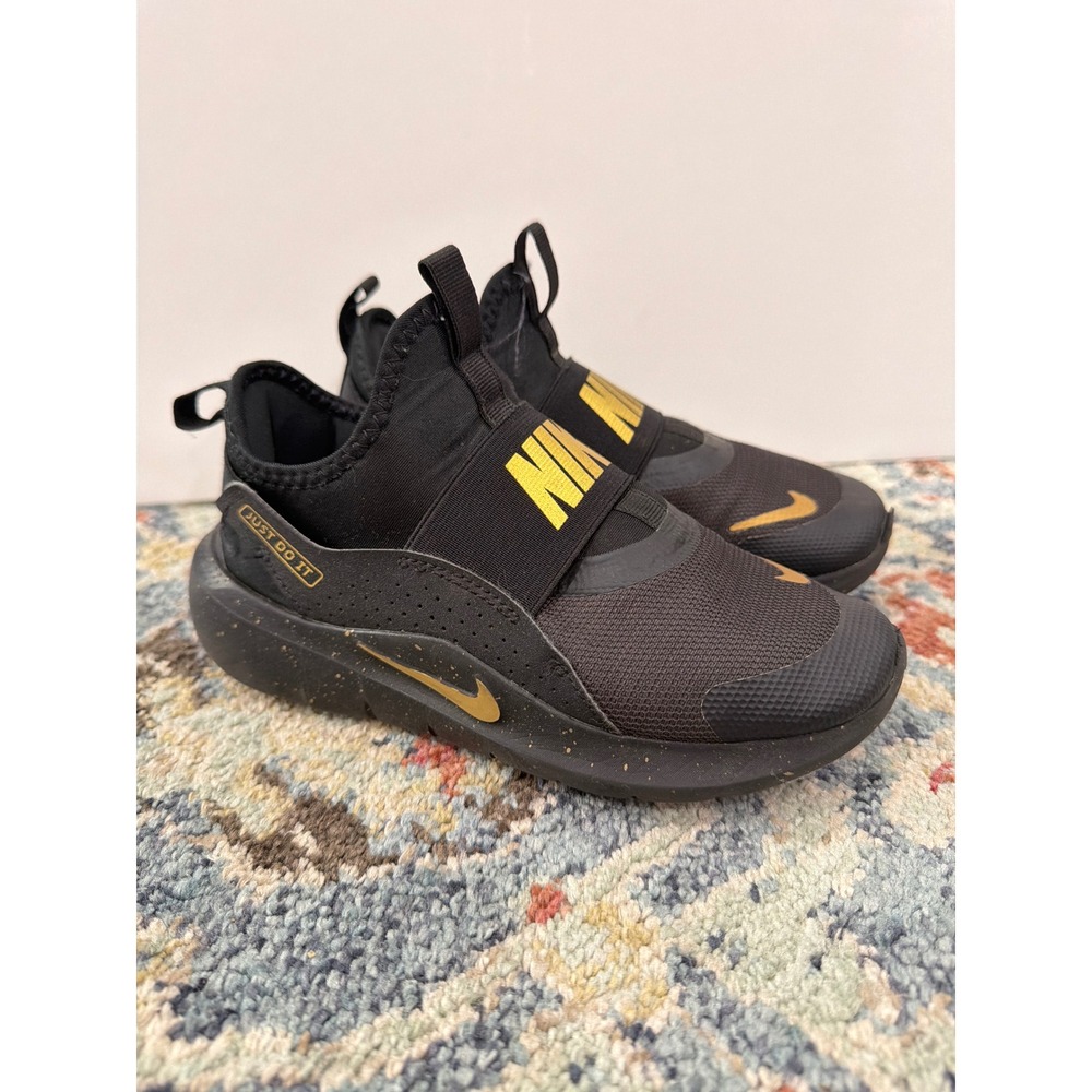 Nike WearAllDay Sneaker Boys Fit like Size 12 Black Gold Slip On Athletic GUC*